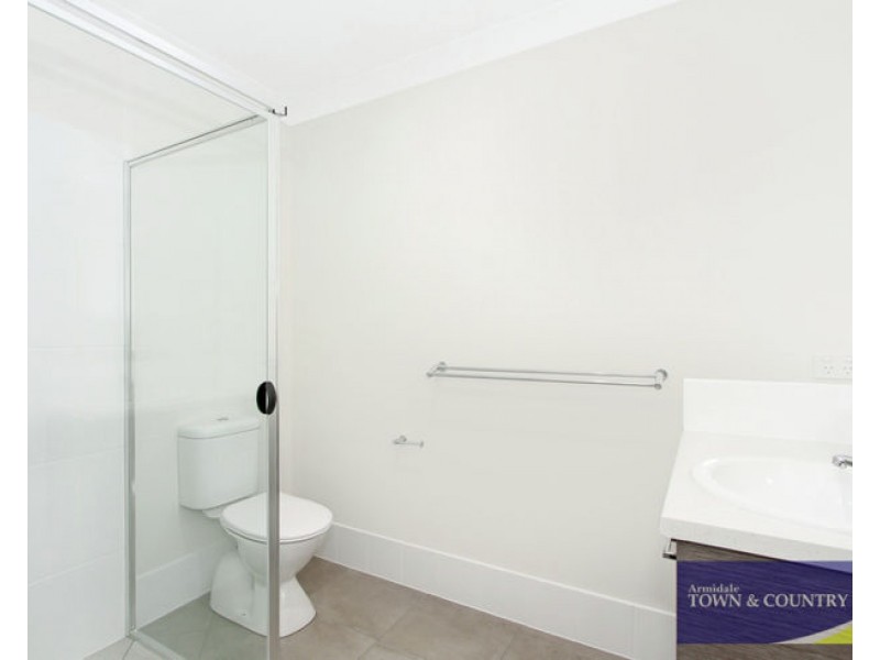1/8 Peterson Drive, Armidale NSW 2350