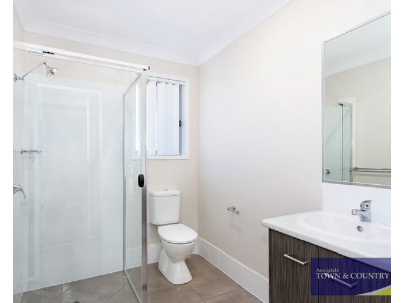 1/8 Peterson Drive, Armidale NSW 2350