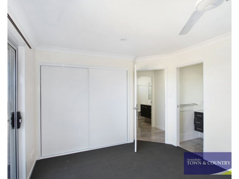 1/8 Peterson Drive, Armidale NSW 2350