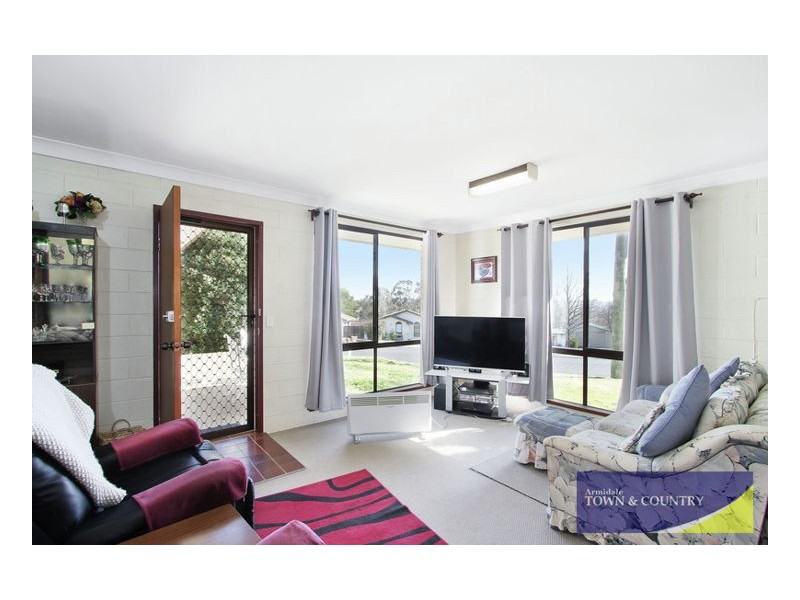 1& 2/2 Bishop Crescent, Armidale NSW 2350