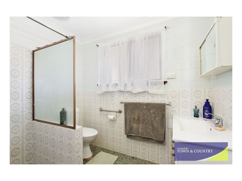 1& 2/2 Bishop Crescent, Armidale NSW 2350