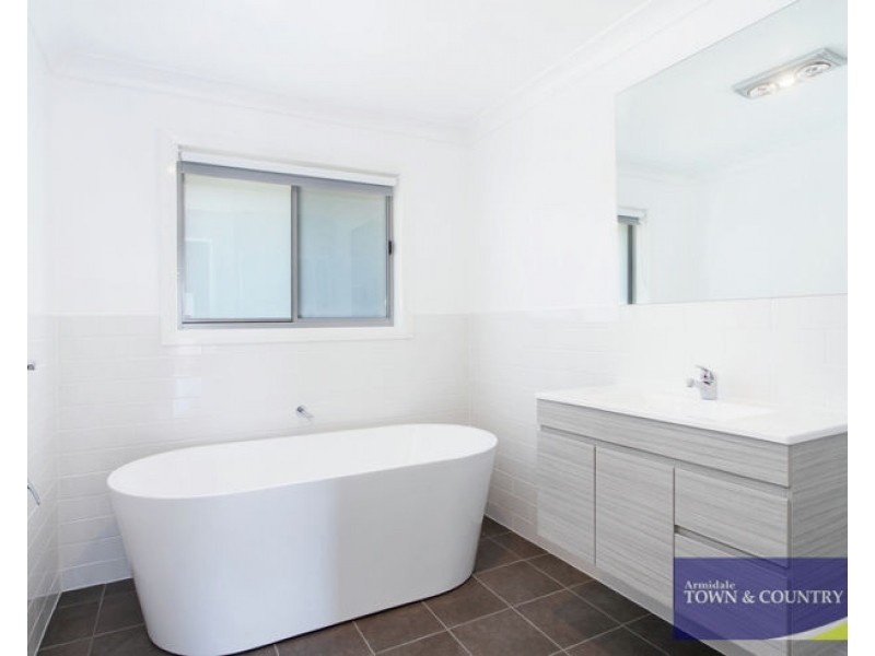 8 Hinton Terrace, Armidale NSW 2350