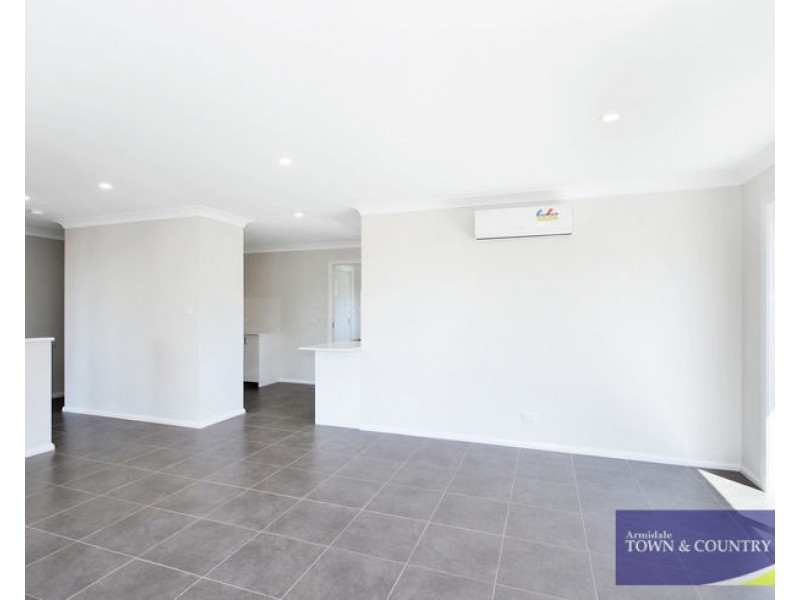 8 Hinton Terrace, Armidale NSW 2350