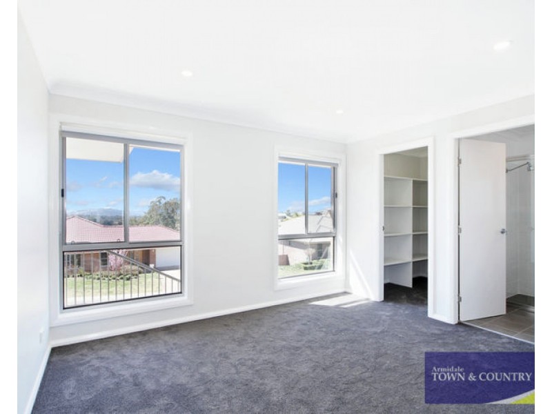 8 Hinton Terrace, Armidale NSW 2350