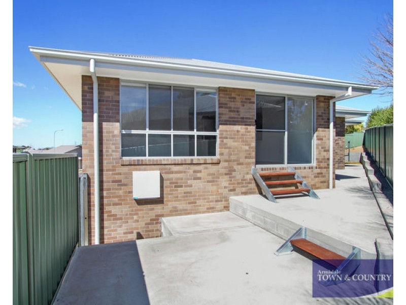 8 Hinton Terrace, Armidale NSW 2350