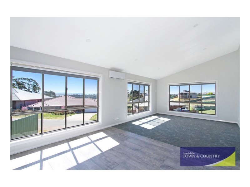 10 Hinton Terrace, Armidale NSW 2350