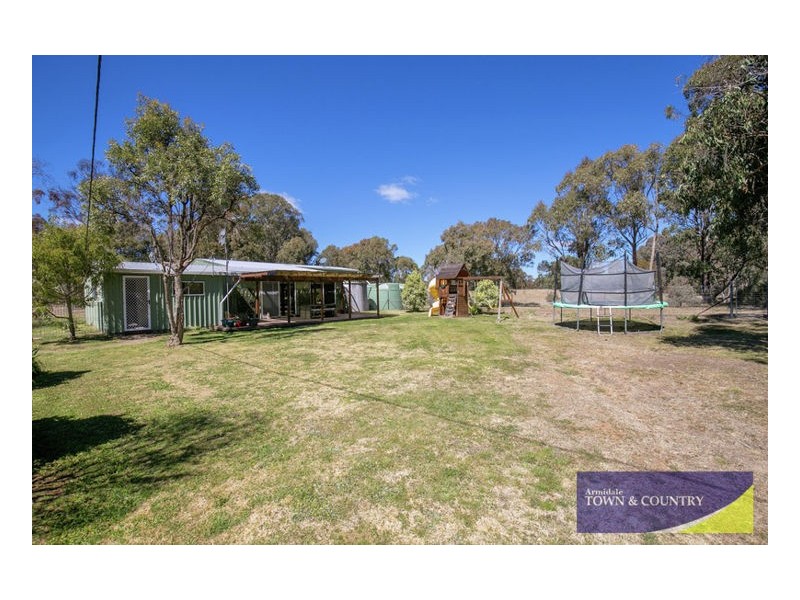 11 Kendall Road, Armidale NSW 2350