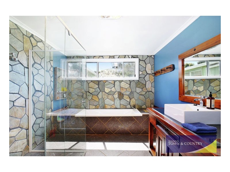 11 Kendall Road, Armidale NSW 2350