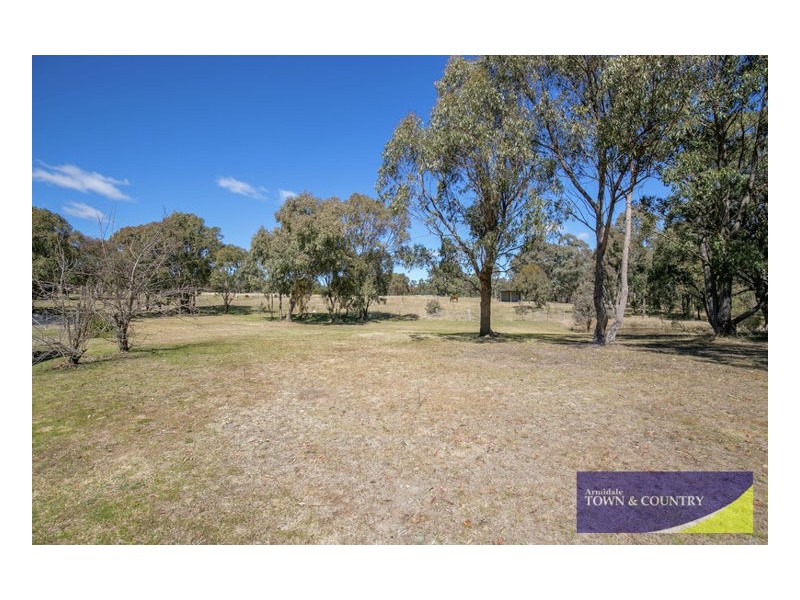 11 Kendall Road, Armidale NSW 2350