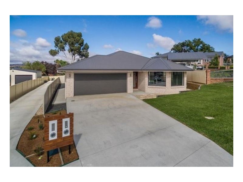 7a Bill Watson Avenue, Armidale NSW 2350