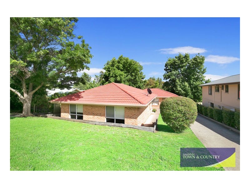 1/8 Nathaniel Pidgeon Drive, Armidale NSW 2350