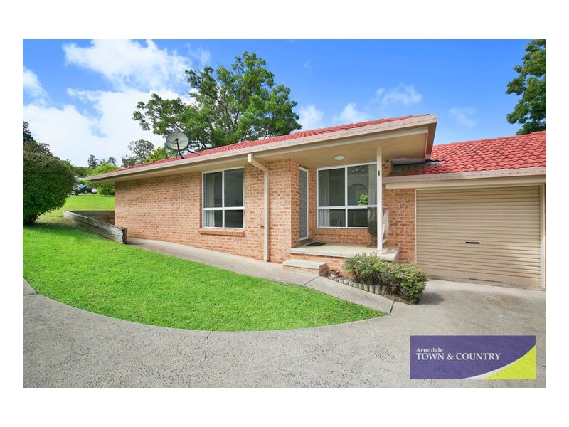 1/8 Nathaniel Pidgeon Drive, Armidale NSW 2350