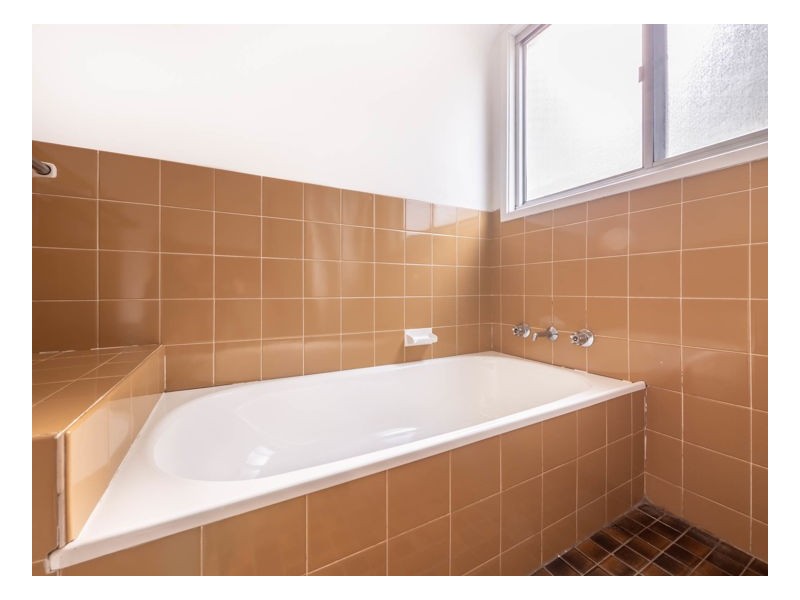 9 Adina Road, Armidale NSW 2350