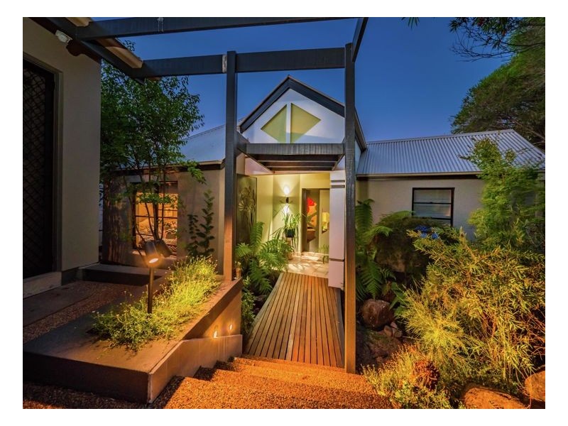 18 Nathaniel Pidgeon Drive, Armidale NSW 2350