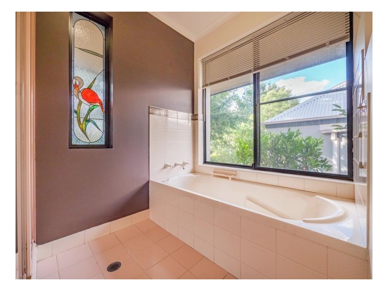 18 Nathaniel Pidgeon Drive, Armidale NSW 2350