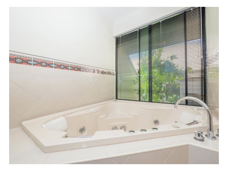 18 Nathaniel Pidgeon Drive, Armidale NSW 2350