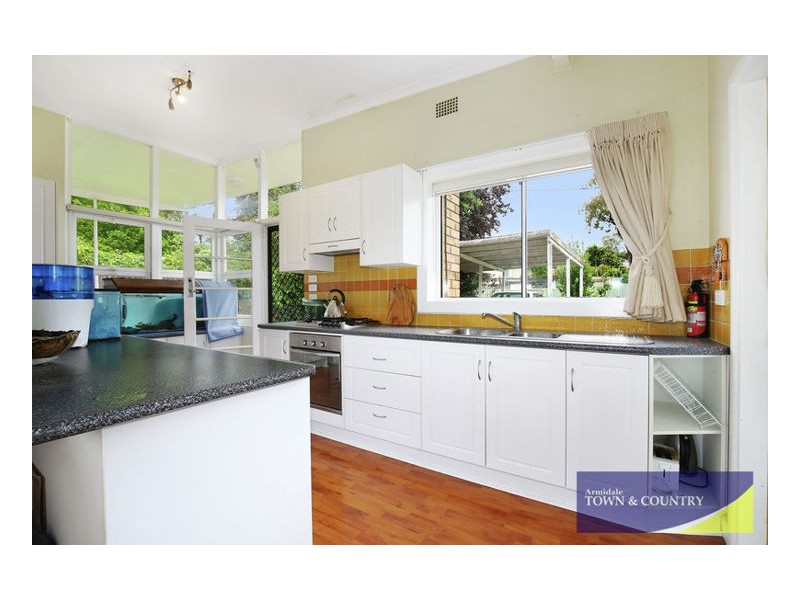 9 Merinda Place, Armidale NSW 2350