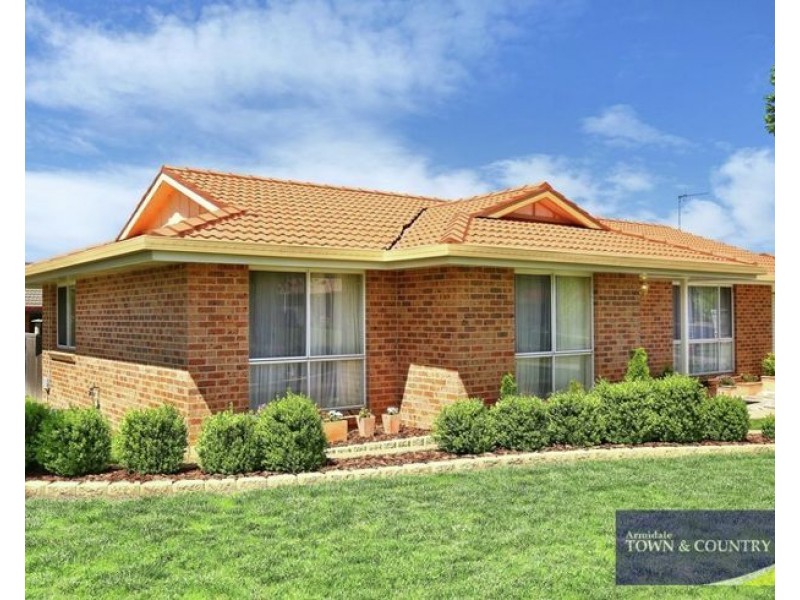 2 Chandler Close, Armidale NSW 2350