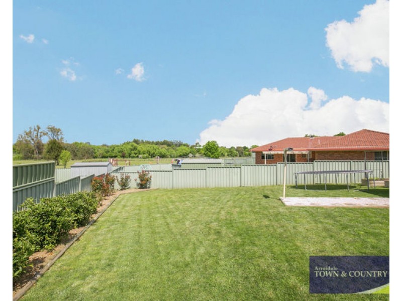 2 Chandler Close, Armidale NSW 2350