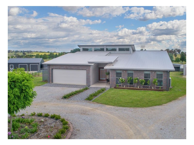 8 Welbourn Place, Armidale NSW 2350