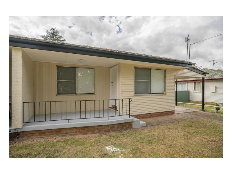 2/5 Glenelg Road, Armidale NSW 2350