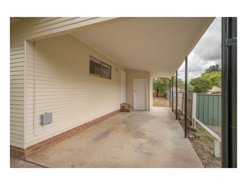 2/5 Glenelg Road, Armidale NSW 2350