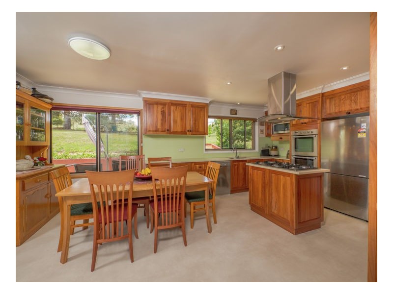 10 Cluny Road, Armidale NSW 2350