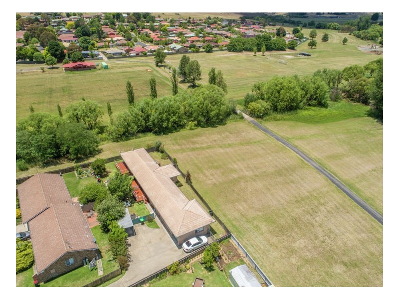 9 Centennial Close, Armidale NSW 2350