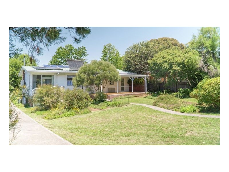 7 Merinda Place, Armidale NSW 2350