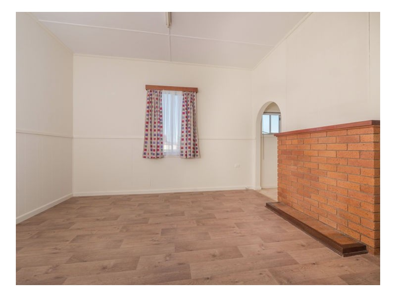 11 Duke Street, Uralla NSW 2358