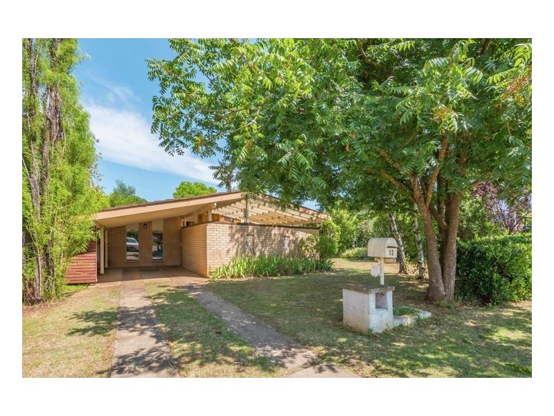 12 Judith Street, Armidale NSW 2350