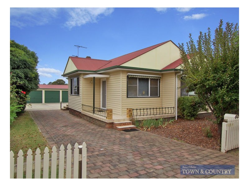 121 Butler Street, Armidale NSW 2350