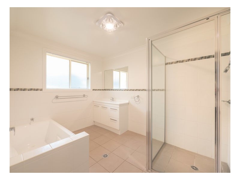 11 McCarthy Crescent, Armidale NSW 2350