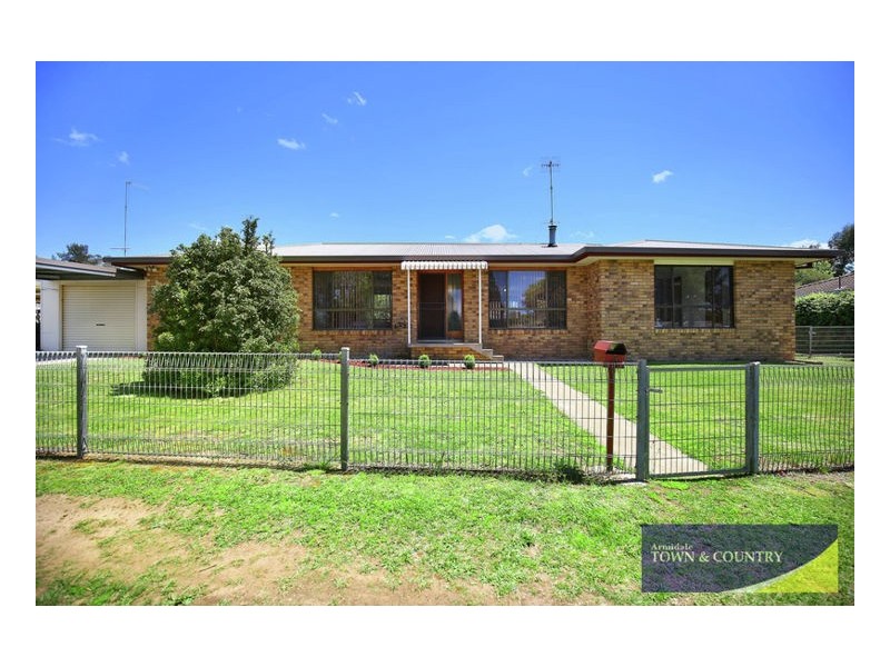 3 Howard Place, Armidale NSW 2350