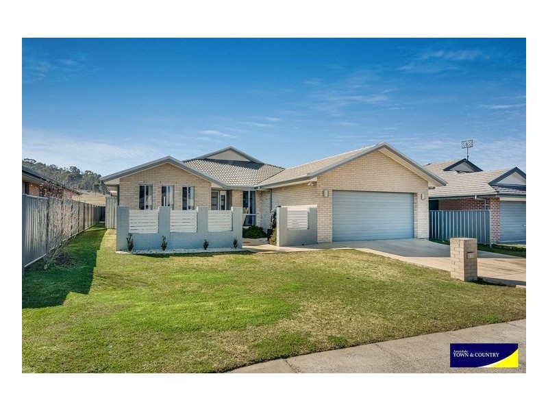 30 Albion Close, Armidale NSW 2350