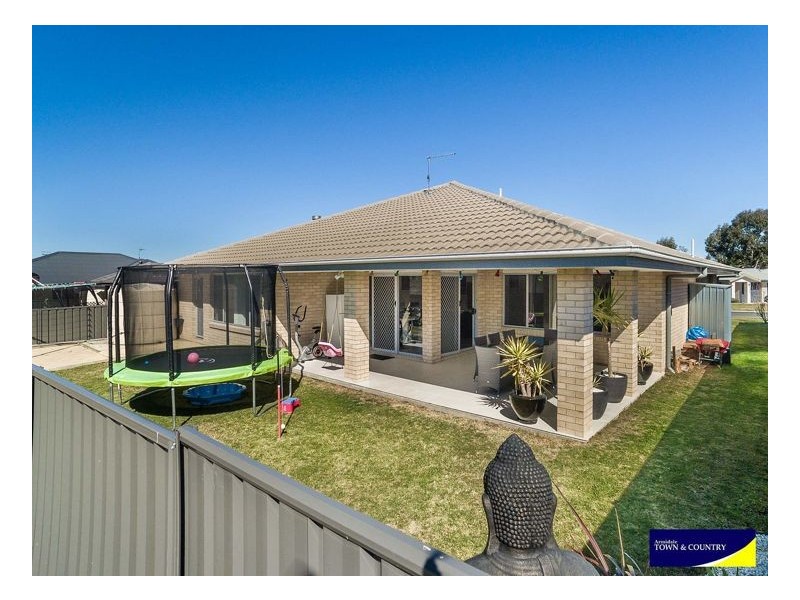 30 Albion Close, Armidale NSW 2350