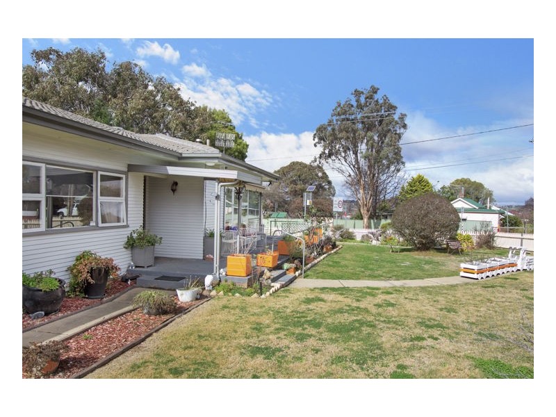 81 Erskine Street, Armidale NSW 2350