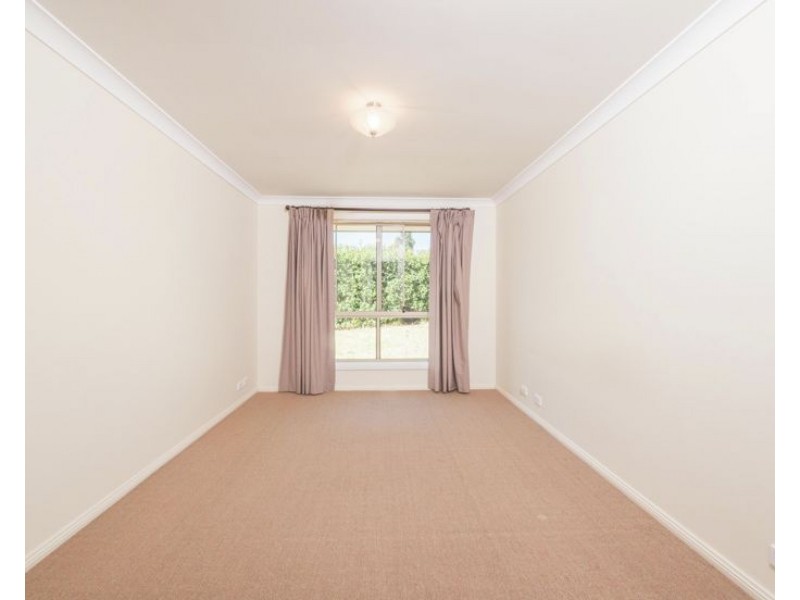 11 Rowan Avenue, Uralla NSW 2358