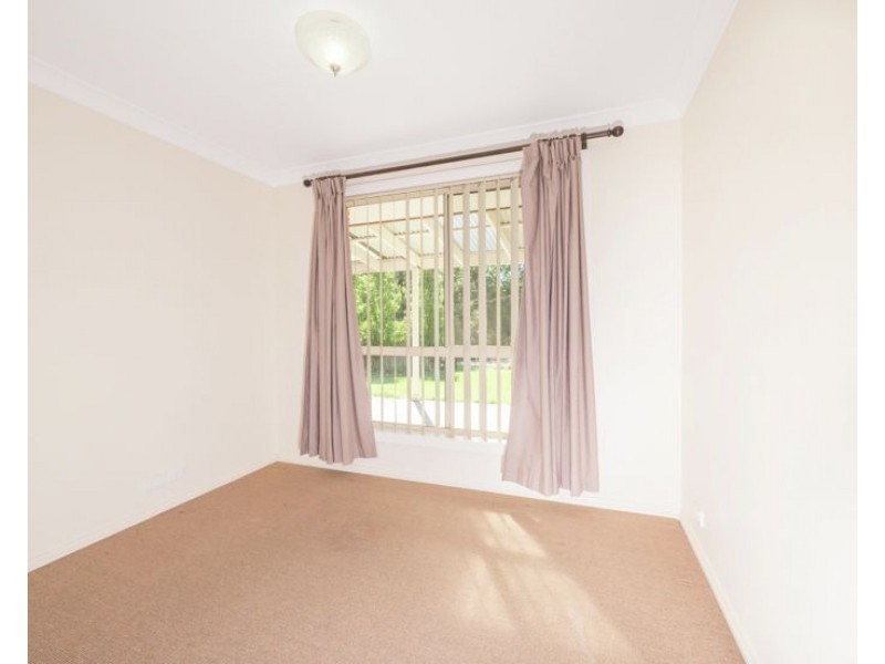 11 Rowan Avenue, Uralla NSW 2358