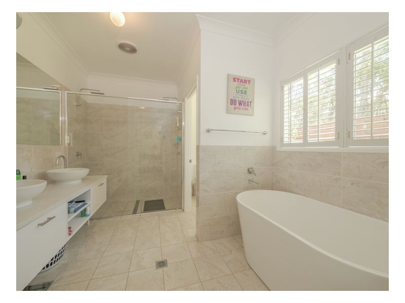 53 Kareela Road, Armidale NSW 2350