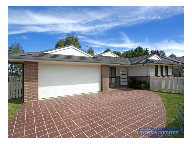 7 Albion Close, Armidale NSW 2350