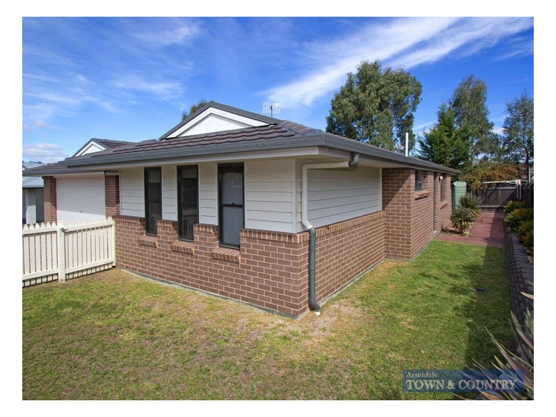 7 Albion Close, Armidale NSW 2350