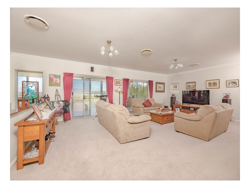 22 McCarthy Crescent, Armidale NSW 2350