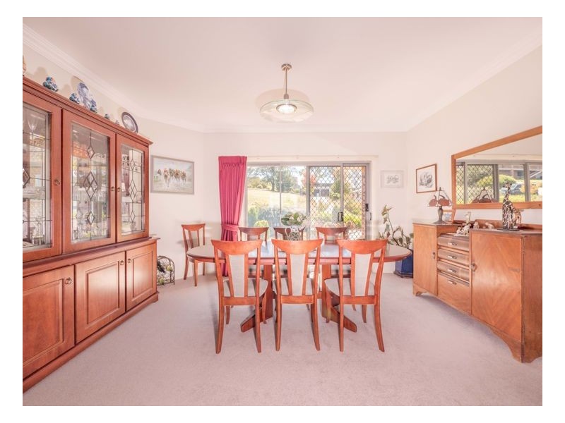 22 McCarthy Crescent, Armidale NSW 2350