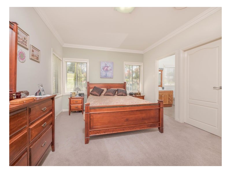 22 McCarthy Crescent, Armidale NSW 2350