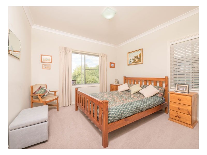 22 McCarthy Crescent, Armidale NSW 2350