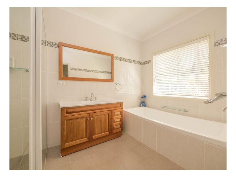 22 McCarthy Crescent, Armidale NSW 2350