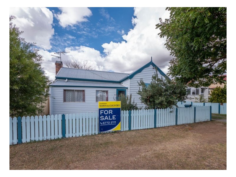 131 Taylor Street, Armidale NSW 2350