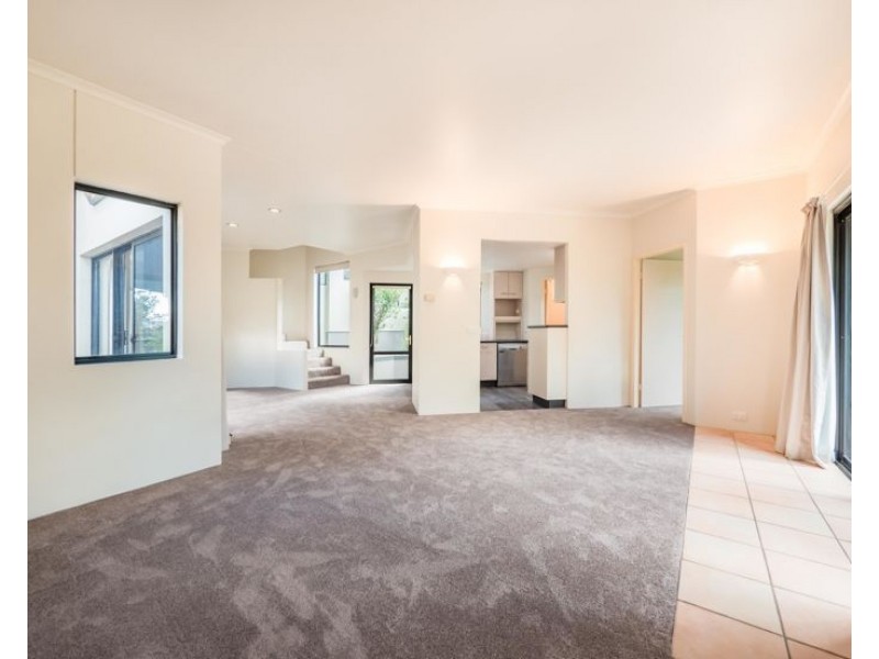 1/18 Nathaniel Pidgeon Drive, Armidale NSW 2350