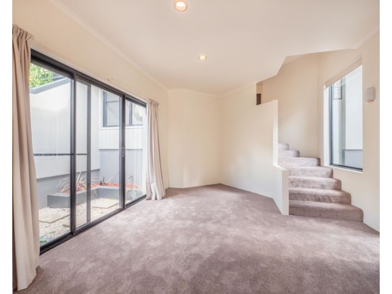 1/18 Nathaniel Pidgeon Drive, Armidale NSW 2350